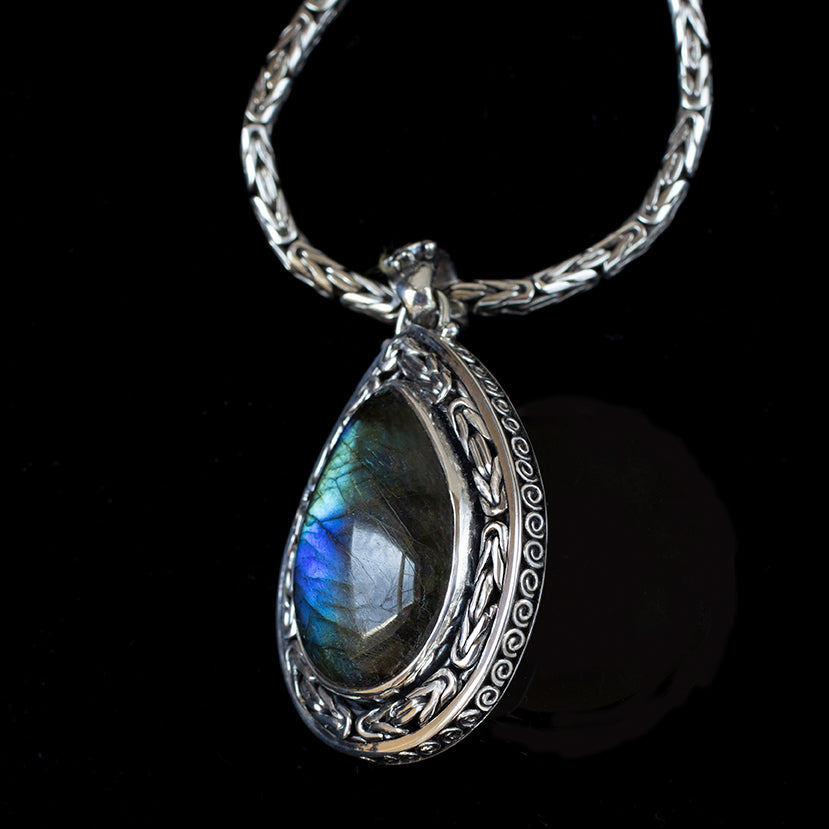 Louise Labradorite Necklace