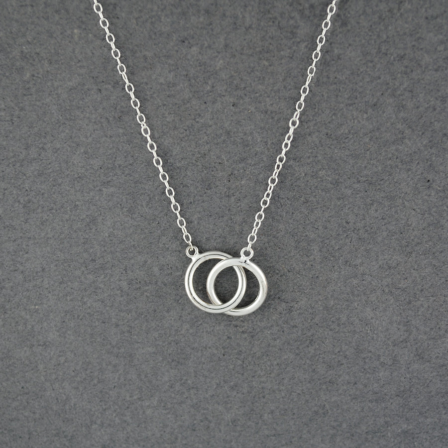 Sterling Silver Interlocking Circles Necklace