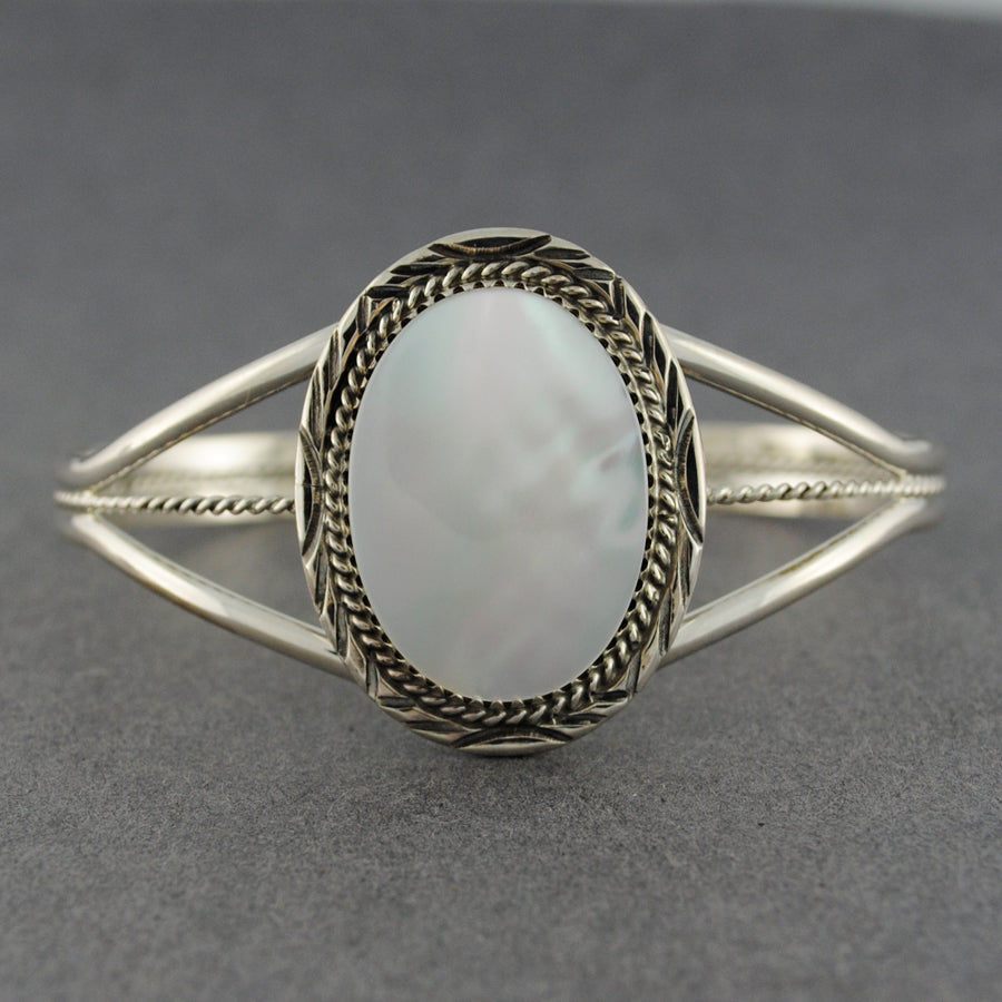 Sterling Silver Mother of Pearl Detailed Oval Cuff Bracelet