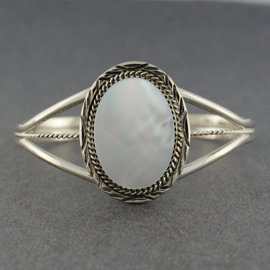 Sterling Silver Mother Of Pearl Detailed Oval Cuff Bracelet