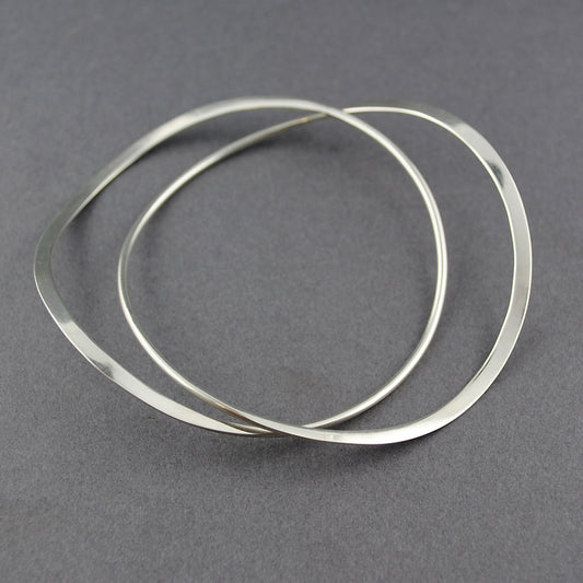 Sterling Silver Interlocking Wavy Bangle