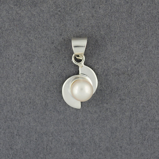 Windmill Pearl Pendant