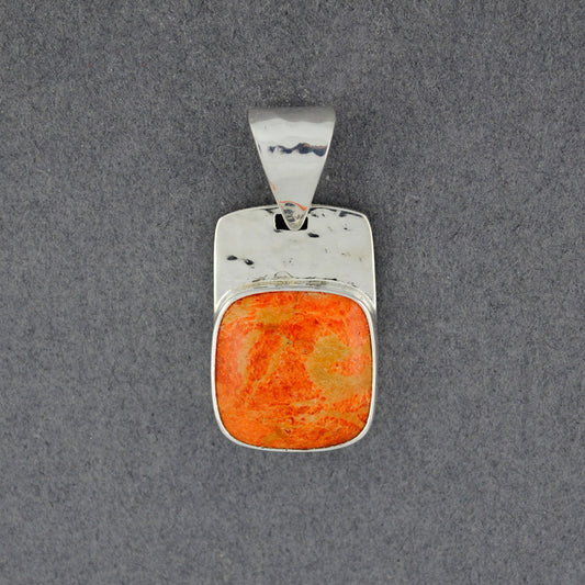 Vertice Coral Pendant