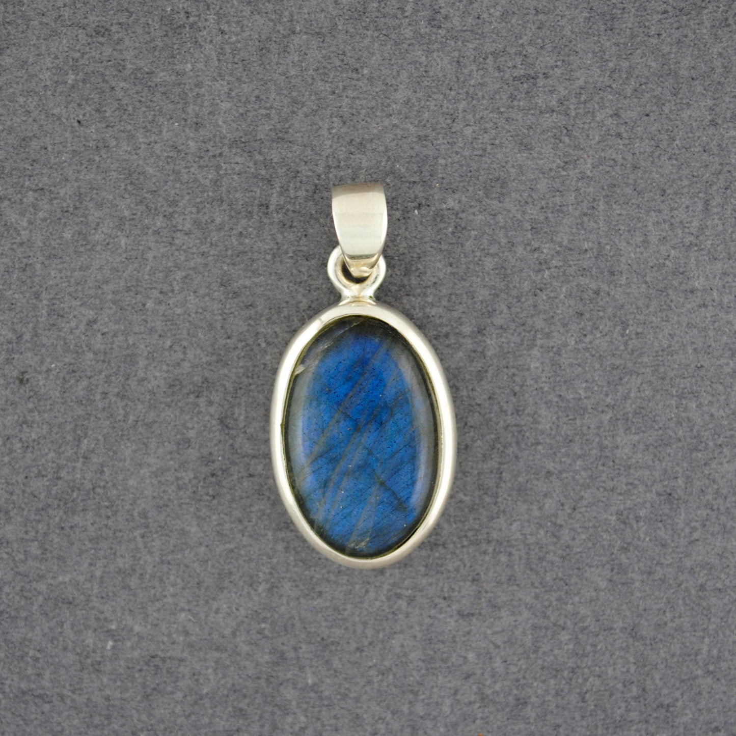 Sterling Silver Labradorite Oval Pendant