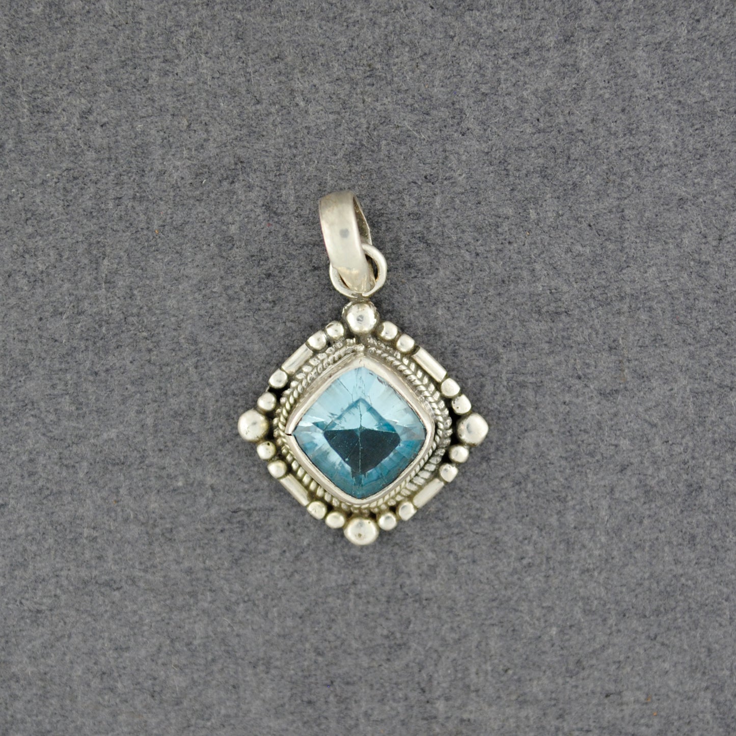 Sterling Silver Detailed Blue Topaz Pendant