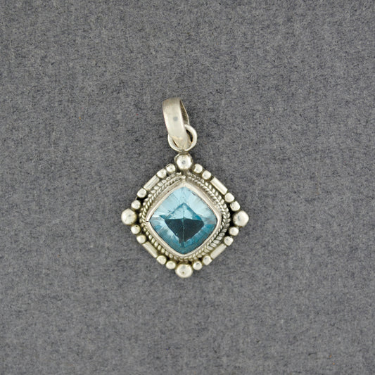 Sterling Silver Detailed Blue Topaz Pendant