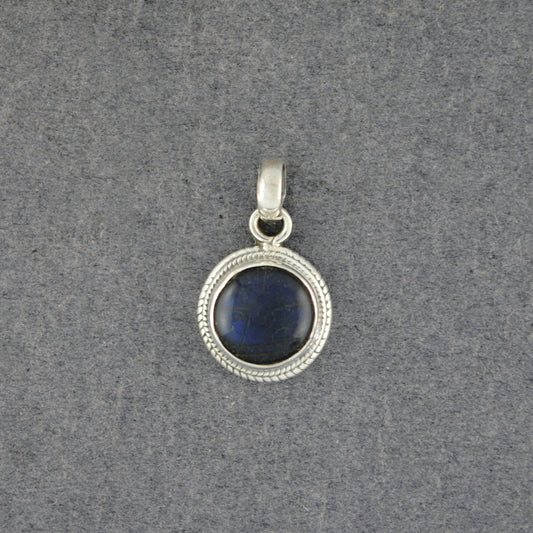 Sterling Silver Labradorite Small Circle Pendant